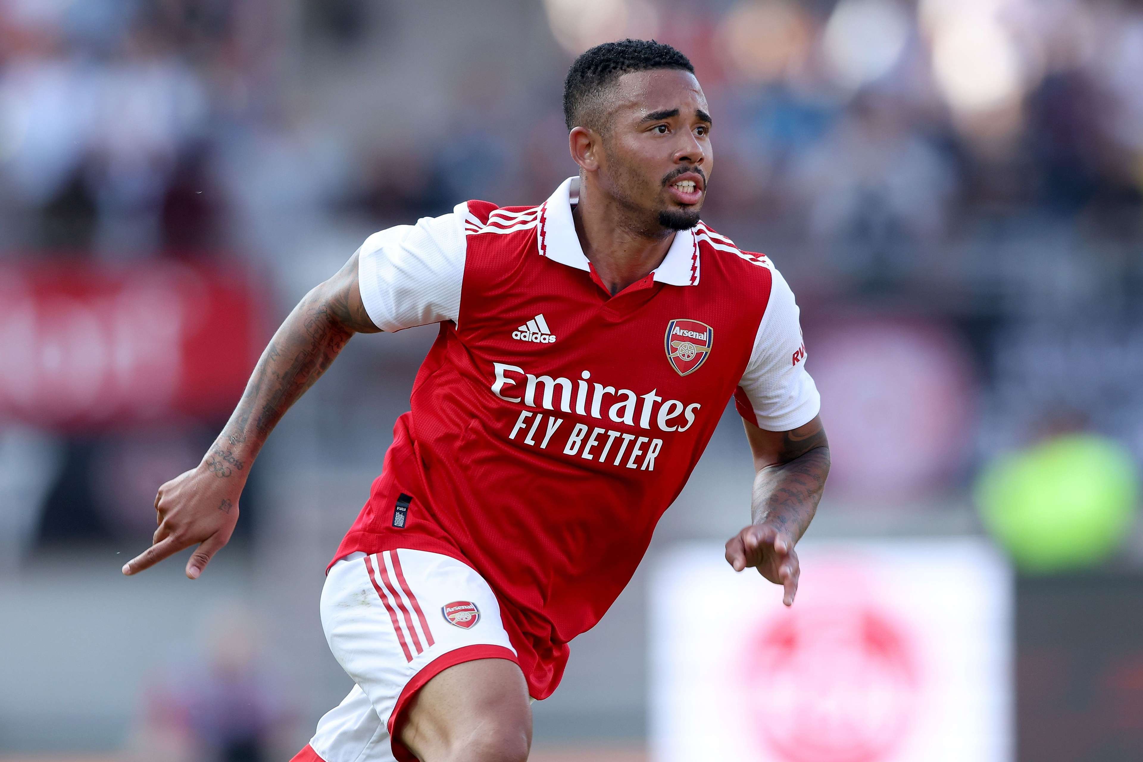 若C罗离开曼联下任7号球员将是谁引发热议